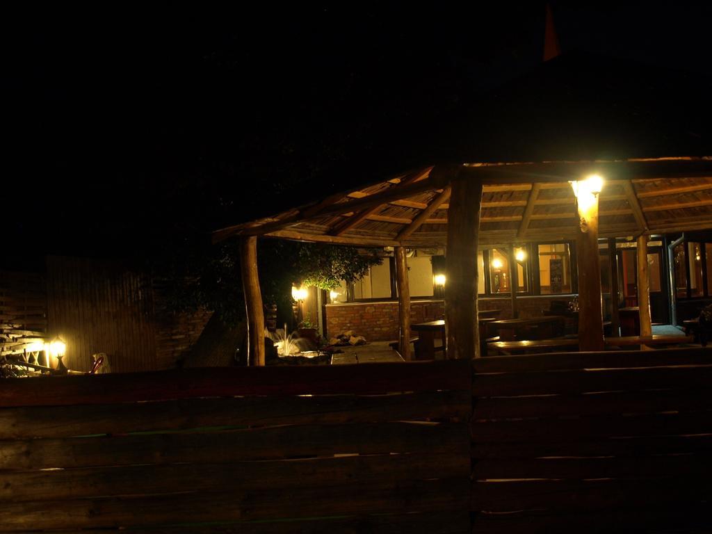 Hotel Casa Preturii Tîrgu Lăpuş Exteriér fotografie